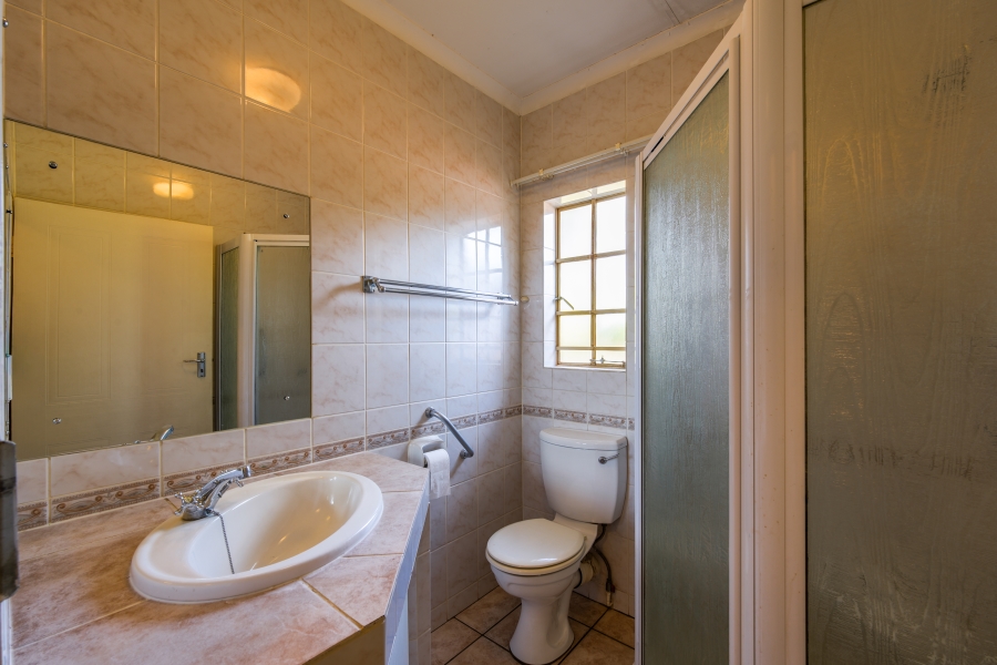 2 Bedroom Property for Sale in Faerie Glen Gauteng