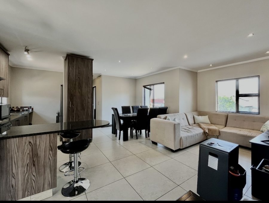 2 Bedroom Property for Sale in Willaway Gauteng