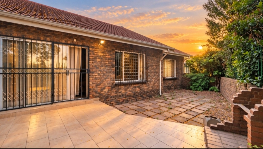 3 Bedroom Property for Sale in Birchleigh North Gauteng