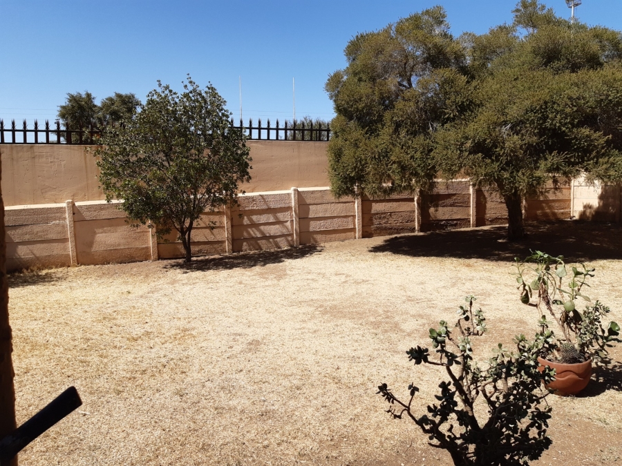 To Let 3 Bedroom Property for Rent in Edendale Gauteng