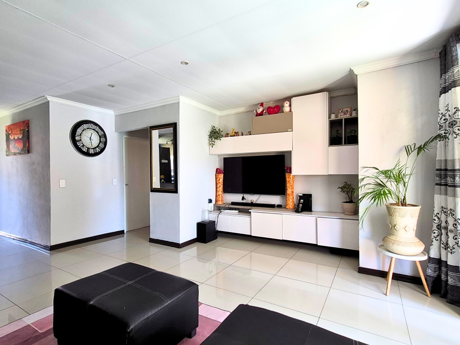 3 Bedroom Property for Sale in Halfway Gardens Gauteng