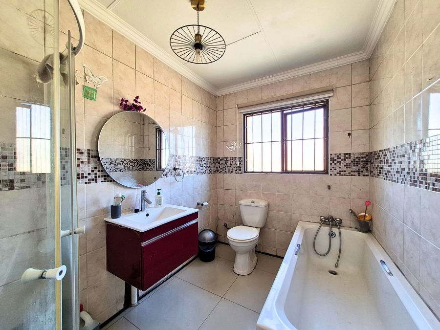 3 Bedroom Property for Sale in Halfway Gardens Gauteng