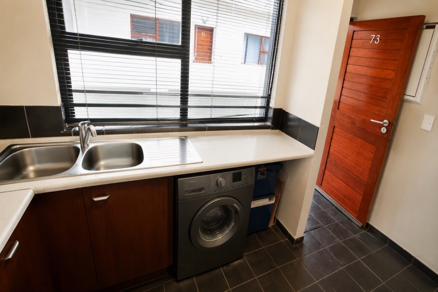 To Let 2 Bedroom Property for Rent in Midridge Park Gauteng