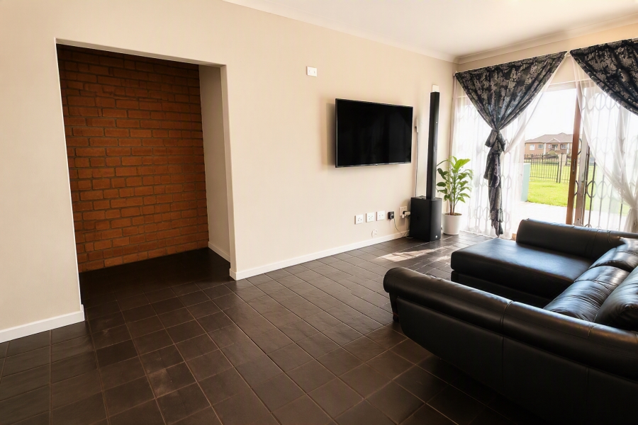 To Let 2 Bedroom Property for Rent in Midridge Park Gauteng