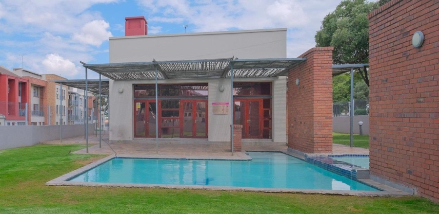 To Let 2 Bedroom Property for Rent in Midridge Park Gauteng