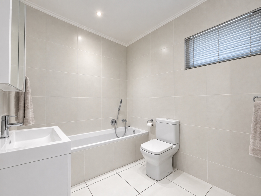 To Let 1 Bedroom Property for Rent in Lonehill Gauteng