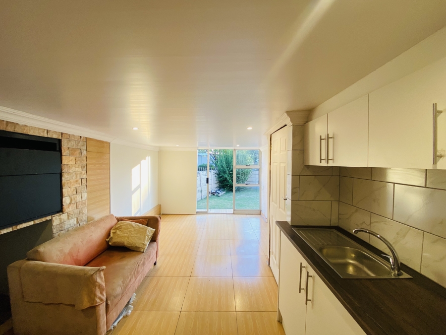 To Let 1 Bedroom Property for Rent in Randhart Gauteng