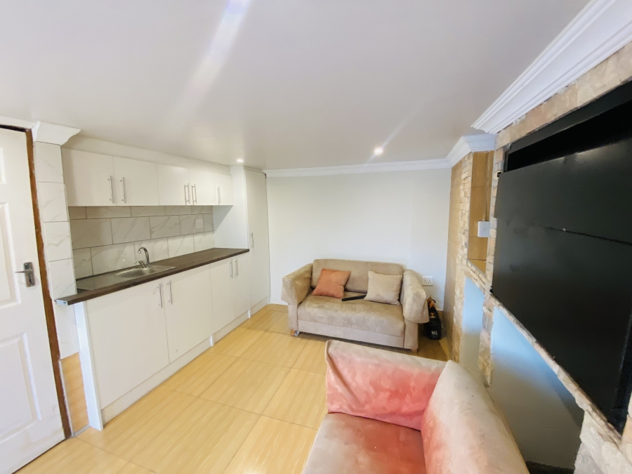 To Let 1 Bedroom Property for Rent in Randhart Gauteng