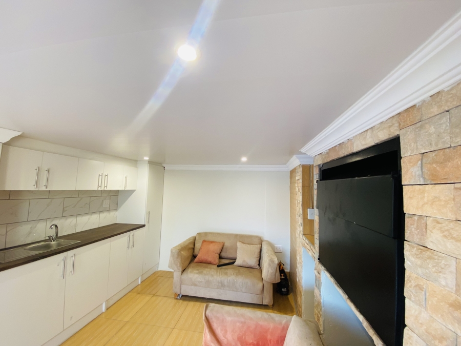 To Let 1 Bedroom Property for Rent in Randhart Gauteng
