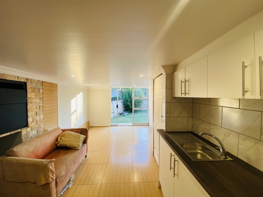 To Let 1 Bedroom Property for Rent in Randhart Gauteng