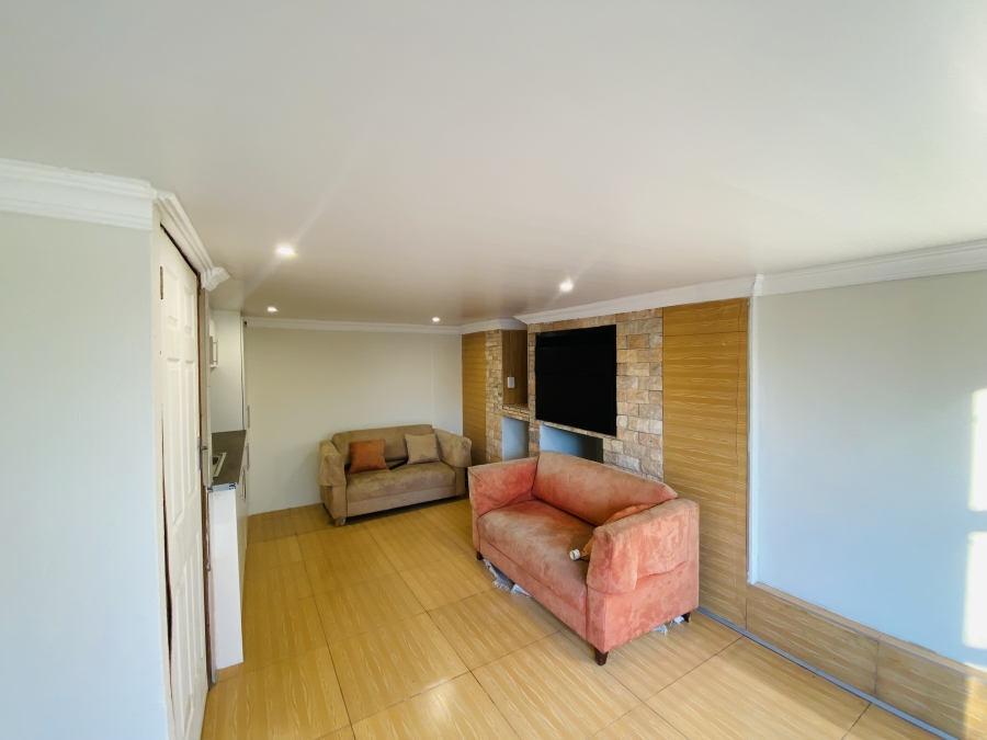 To Let 1 Bedroom Property for Rent in Randhart Gauteng