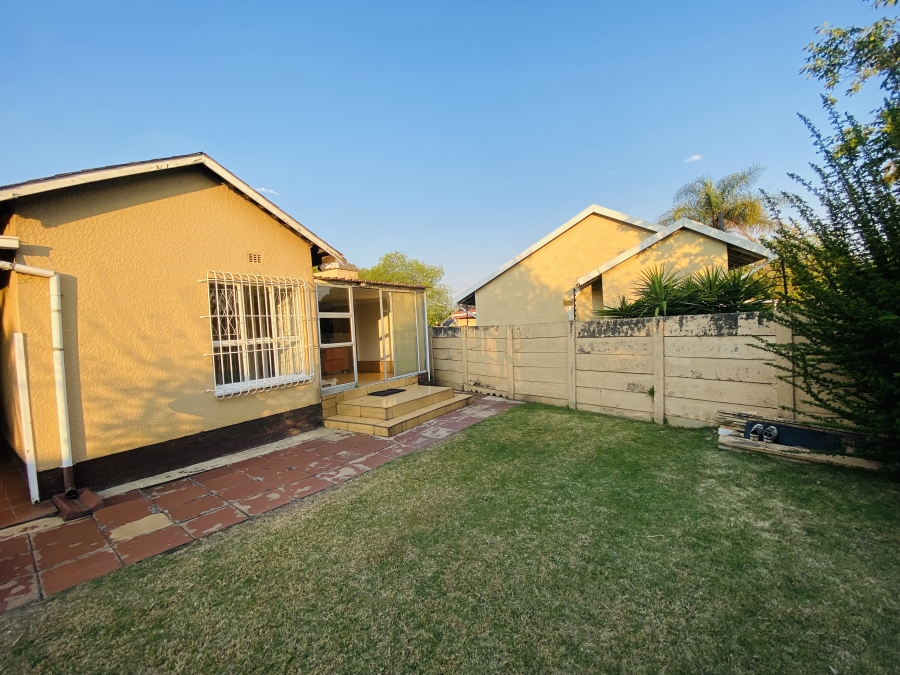 To Let 1 Bedroom Property for Rent in Randhart Gauteng
