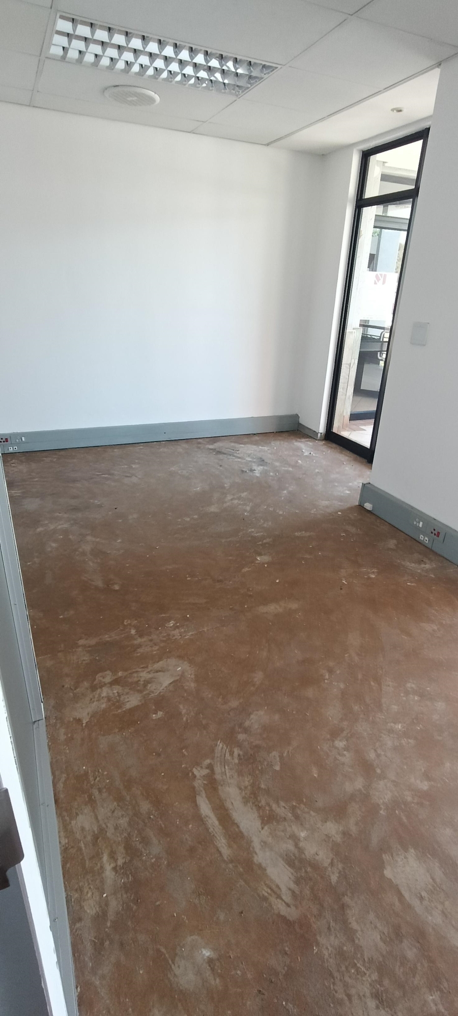 To Let Commercial Property for Rent in Faerie Glen Gauteng