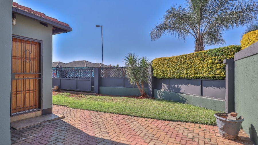 To Let 3 Bedroom Property for Rent in The Orchards Gauteng