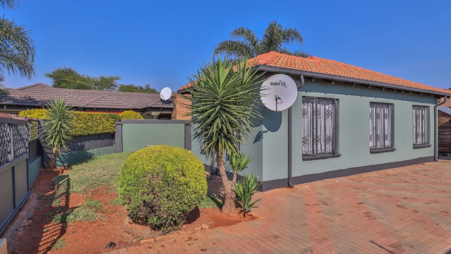 To Let 3 Bedroom Property for Rent in The Orchards Gauteng