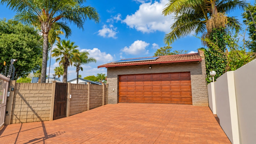 3 Bedroom Property for Sale in Pierre Van Ryneveld Gauteng