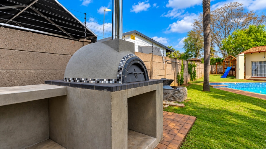 3 Bedroom Property for Sale in Pierre Van Ryneveld Gauteng