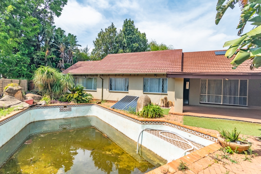 3 Bedroom Property for Sale in Weltevreden Park Gauteng