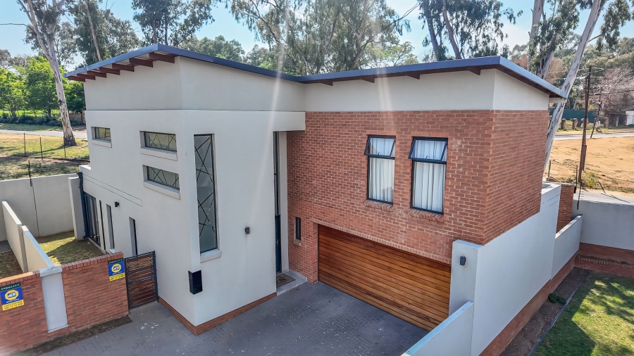 3 Bedroom Property for Sale in Carlswald Gauteng