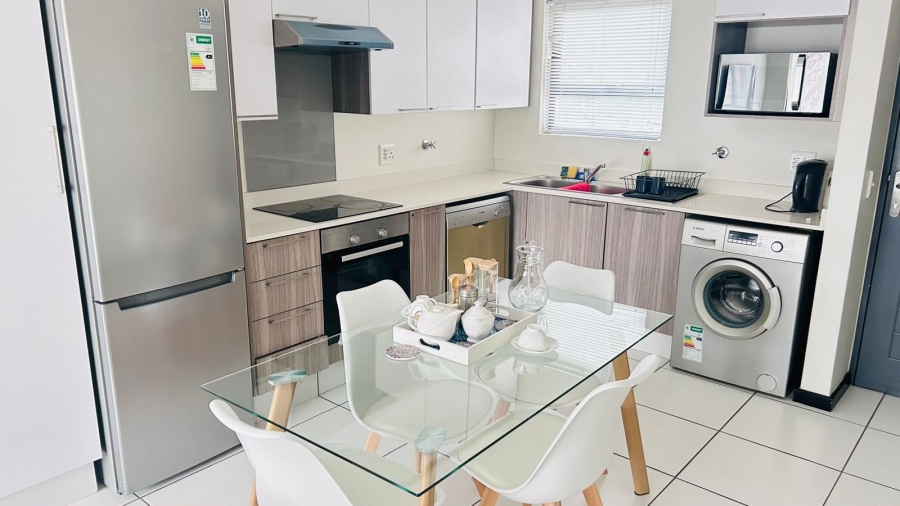 To Let 2 Bedroom Property for Rent in Fourways Gauteng