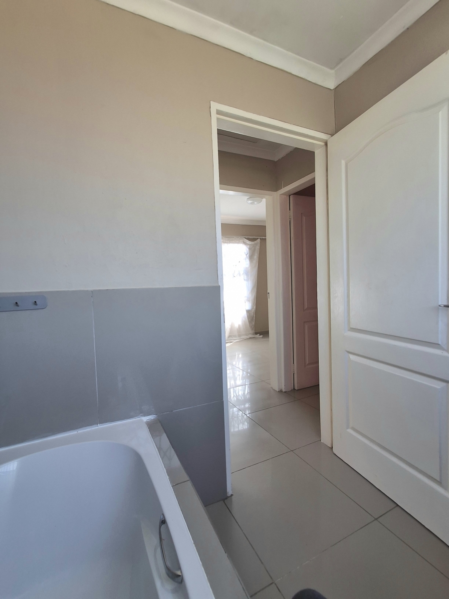 2 Bedroom Property for Sale in Vanderbijlpark CE 7 Gauteng