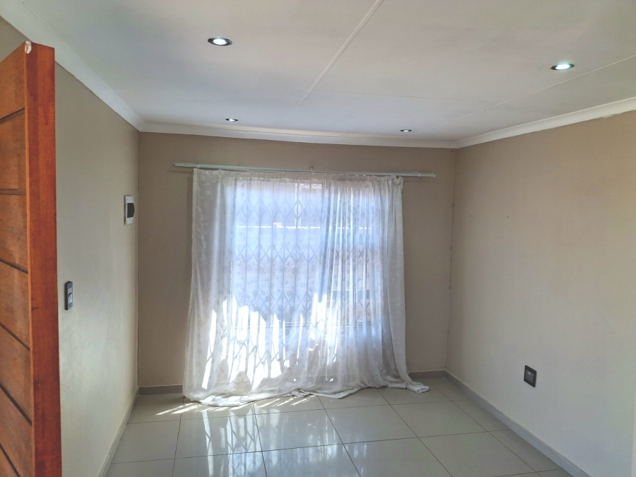 2 Bedroom Property for Sale in Vanderbijlpark CE 7 Gauteng