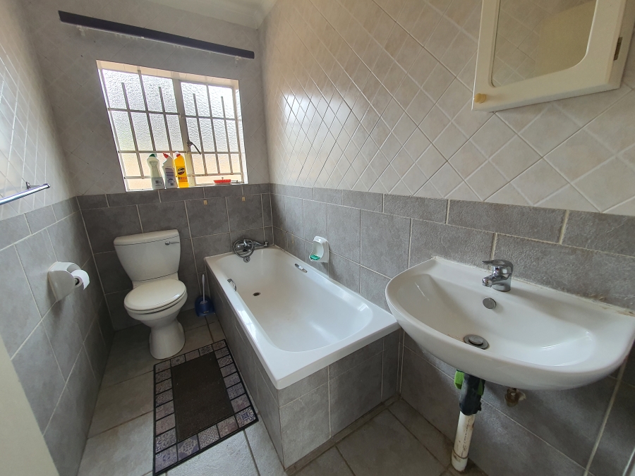 2 Bedroom Property for Sale in Equestria Gauteng