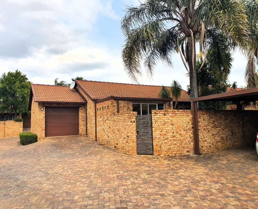 2 Bedroom Property for Sale in Equestria Gauteng