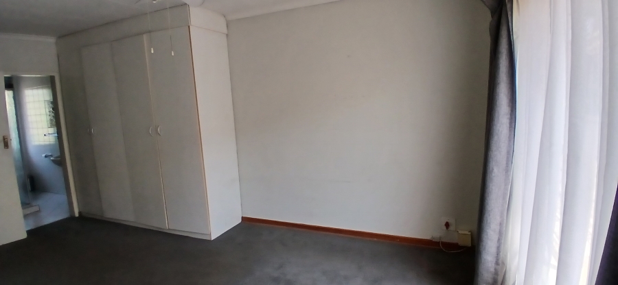 3 Bedroom Property for Sale in New Redruth Gauteng