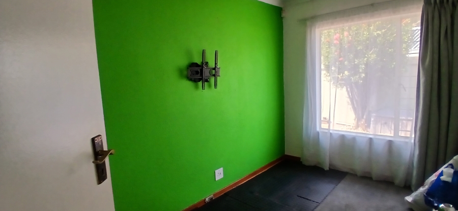 3 Bedroom Property for Sale in New Redruth Gauteng