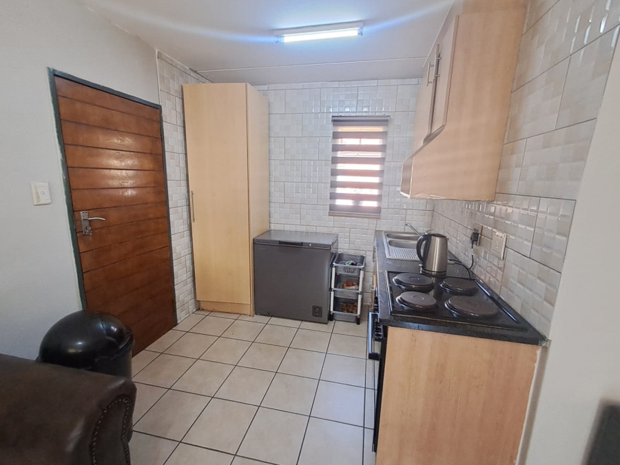 2 Bedroom Property for Sale in Olifantsvlei Gauteng