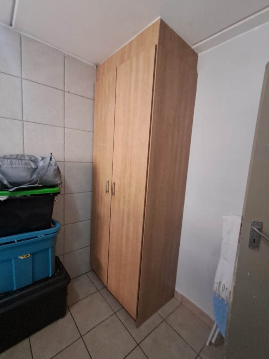2 Bedroom Property for Sale in Olifantsvlei Gauteng