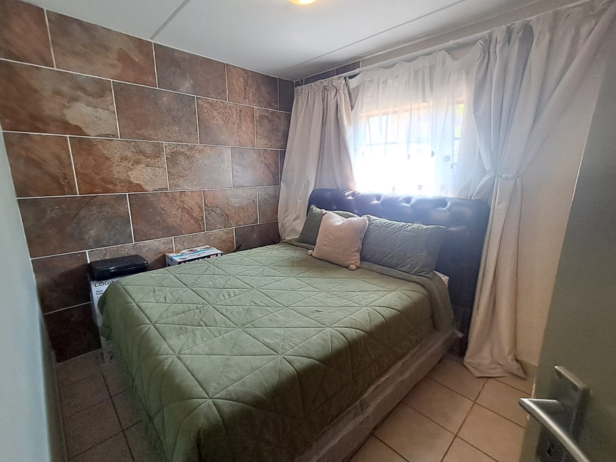2 Bedroom Property for Sale in Olifantsvlei Gauteng