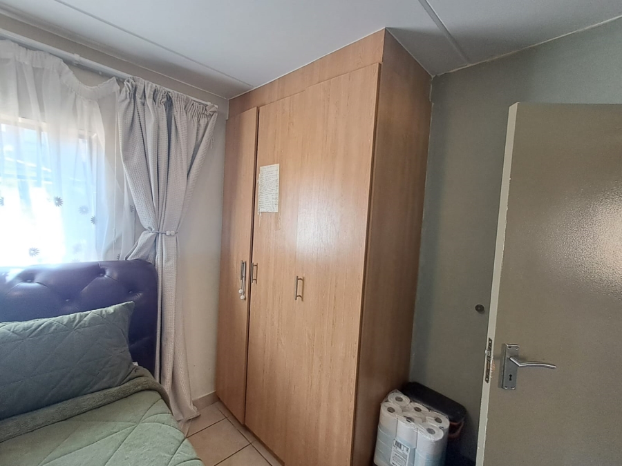 2 Bedroom Property for Sale in Olifantsvlei Gauteng