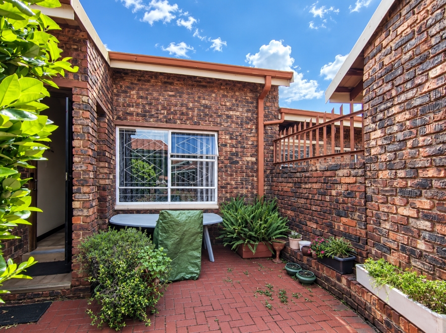 2 Bedroom Property for Sale in Three Rivers Gauteng