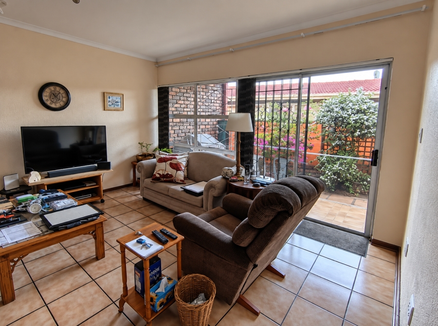 2 Bedroom Property for Sale in Three Rivers Gauteng