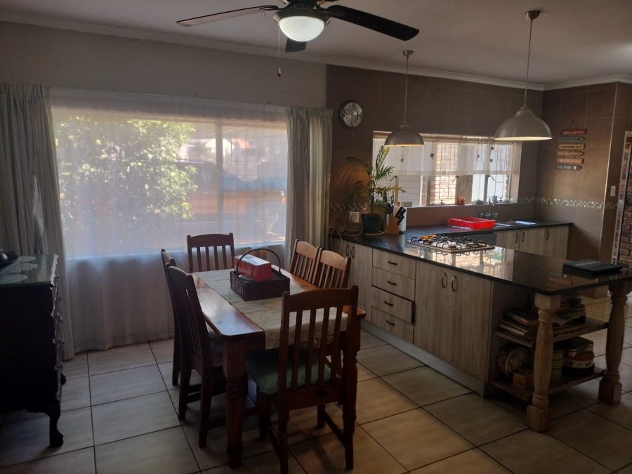 4 Bedroom Property for Sale in Sinoville Gauteng