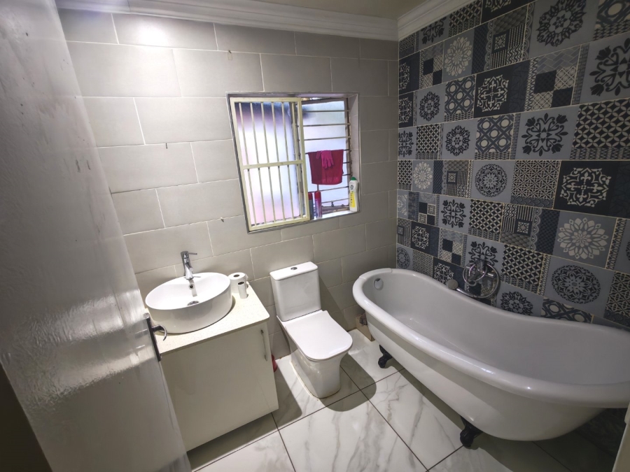 2 Bedroom Property for Sale in Doornpoort Gauteng