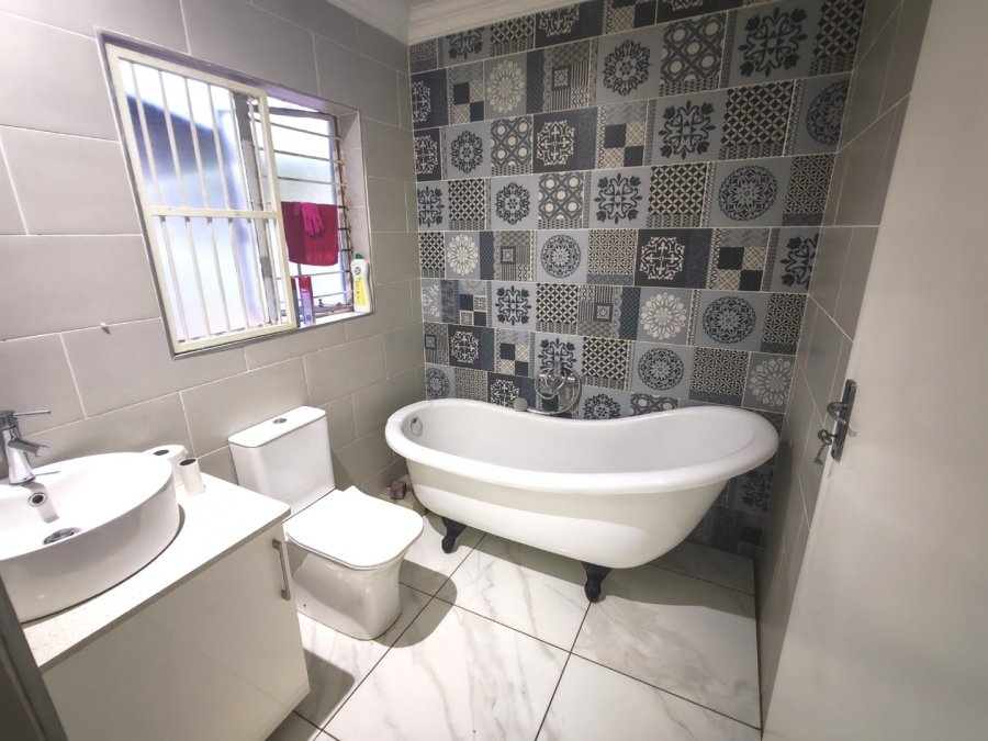 2 Bedroom Property for Sale in Doornpoort Gauteng