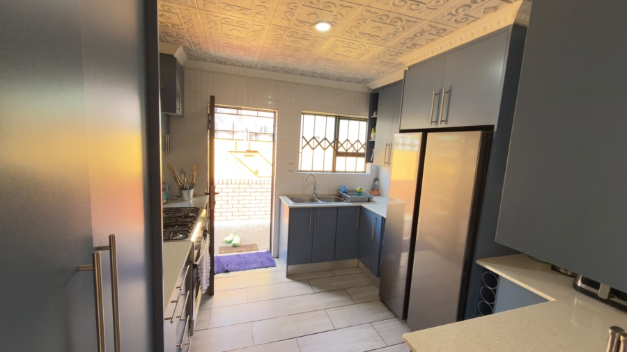 4 Bedroom Property for Sale in Ninapark Gauteng