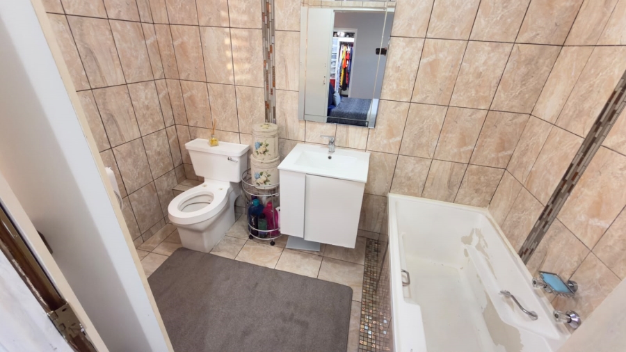 4 Bedroom Property for Sale in Ninapark Gauteng