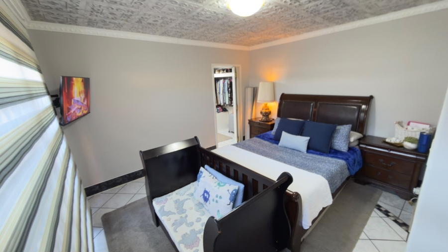 4 Bedroom Property for Sale in Ninapark Gauteng