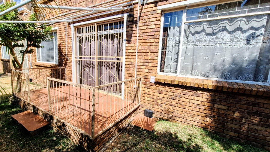 2 Bedroom Property for Sale in Pretoria North Gauteng