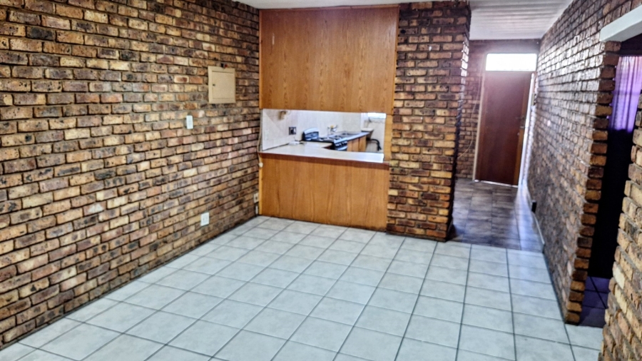 2 Bedroom Property for Sale in Pretoria North Gauteng