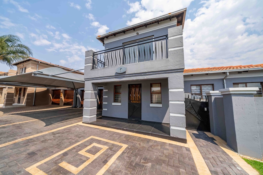 3 Bedroom Property for Sale in Sonneveld Gauteng