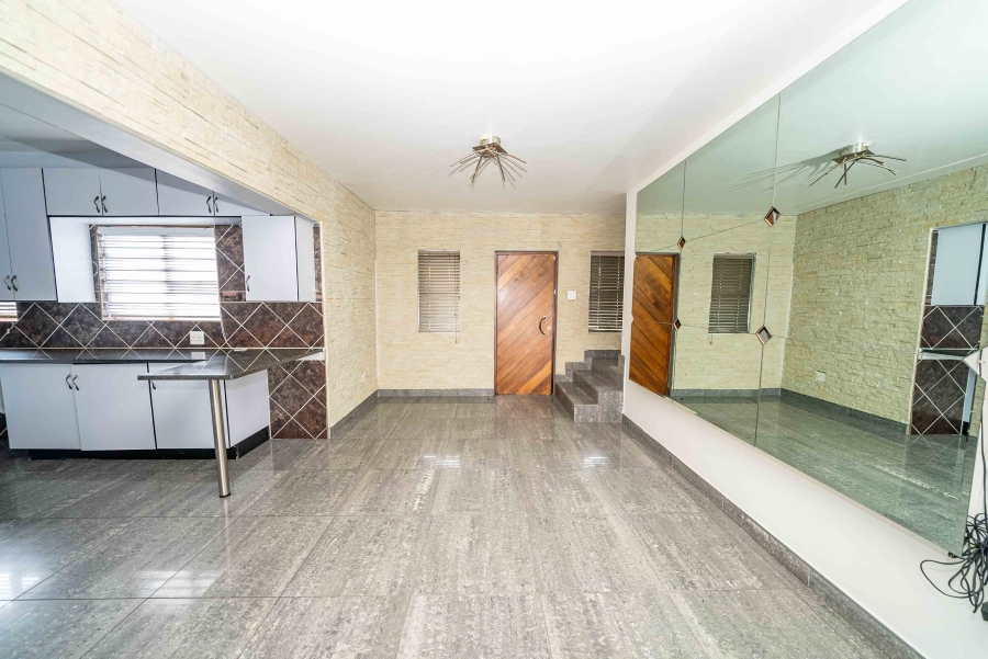3 Bedroom Property for Sale in Sonneveld Gauteng