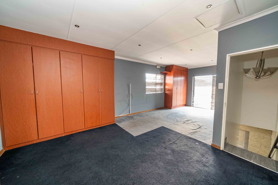 3 Bedroom Property for Sale in Sonneveld Gauteng