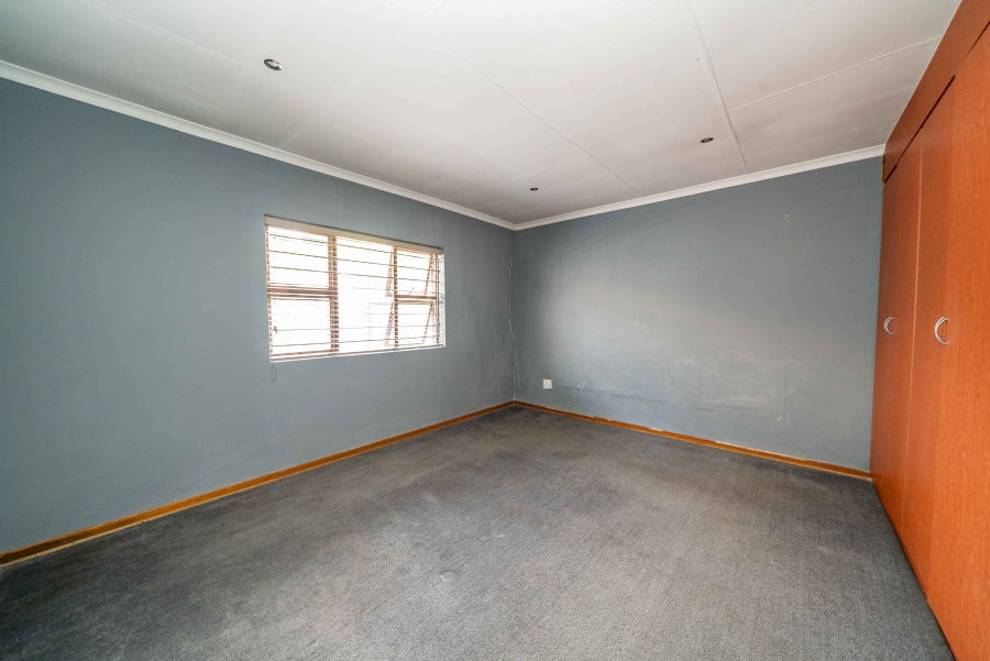 3 Bedroom Property for Sale in Sonneveld Gauteng