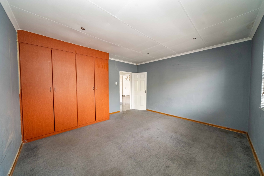 3 Bedroom Property for Sale in Sonneveld Gauteng