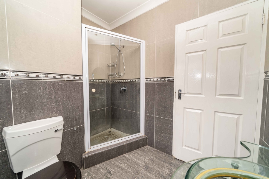 3 Bedroom Property for Sale in Sonneveld Gauteng